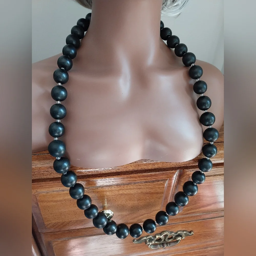 Wood Black Beaded Necklace - Picture 2 of 9
